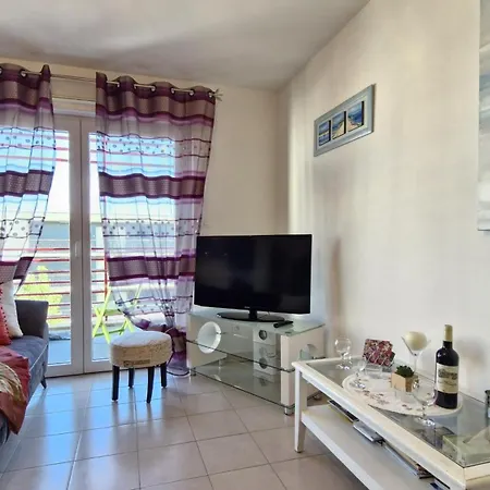Διαμέρισμα - Avec Balcon - Confort Et Detente Garantis !